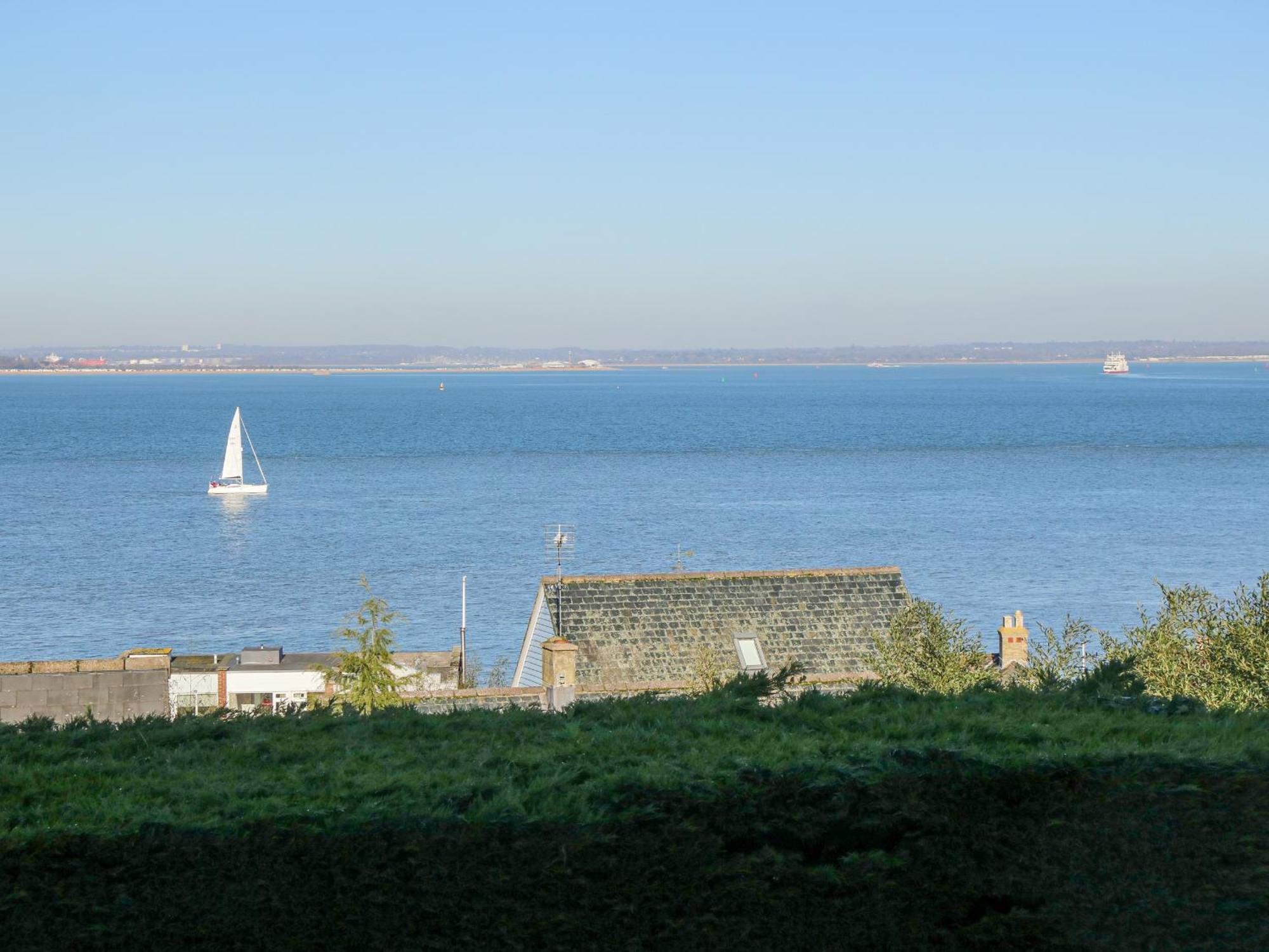 High Tide Villa Cowes  Exterior photo
